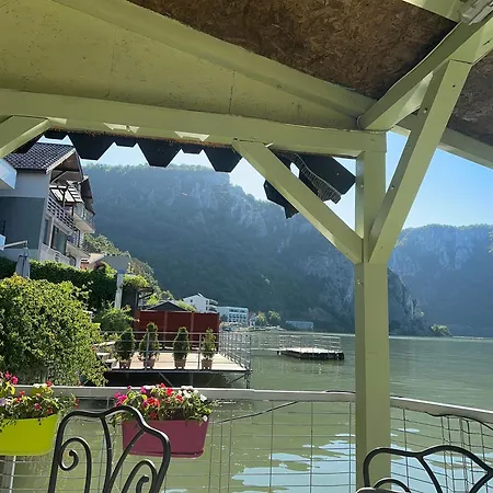 Villa Victor Dubova